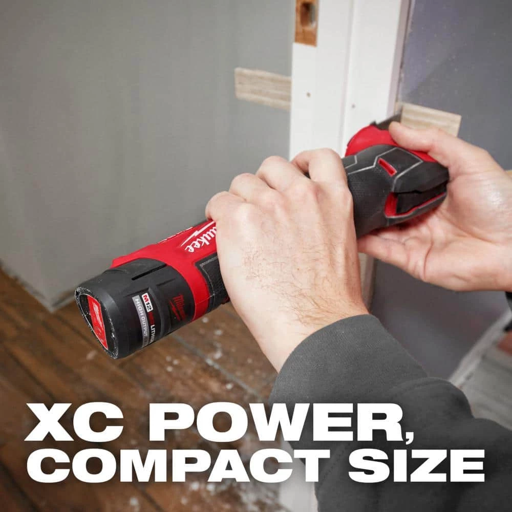Milwaukee M12 12-Volt Lithium-Ion XC High Output 2.5 Ah Battery Pack 8 Milwaukee M12 12-Volt Lithium-Ion XC High Output 2.5 Ah Battery Pack - Image 8